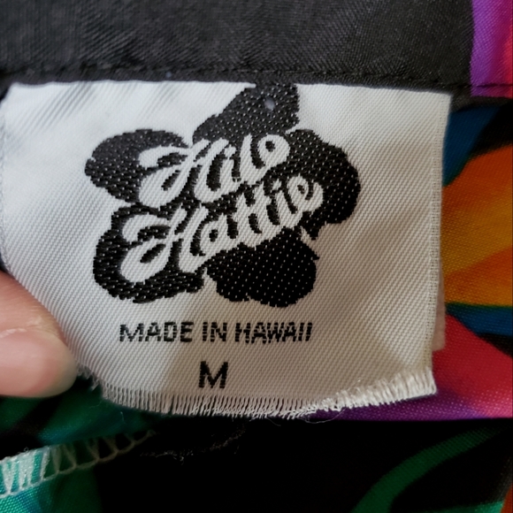 Hillo Hattie Hawaiian Black Floral Print Button Up Blouse Women's Size M Boho - Picture 5 of 7